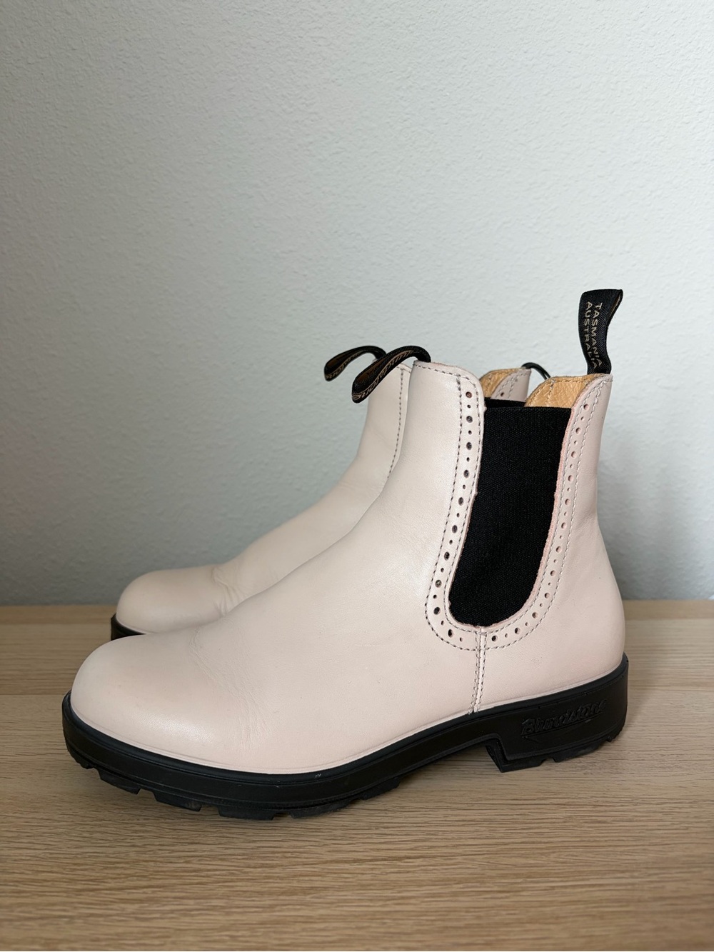 Blundstone Women’s #2156 Pearl Leather High Top Boot
